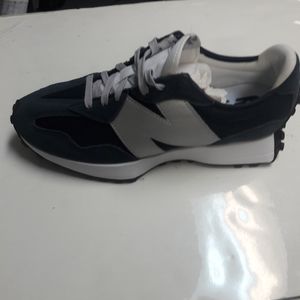 NEW BALANCE SHOES